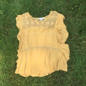 American Eagle Flowy shirt